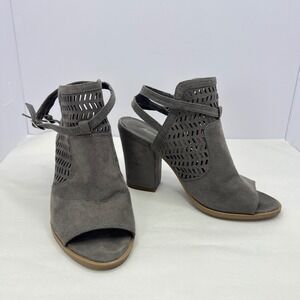American Eagle Grey Perforated Peep Toe Booties Womens 6 Block Heel Ankle Straps